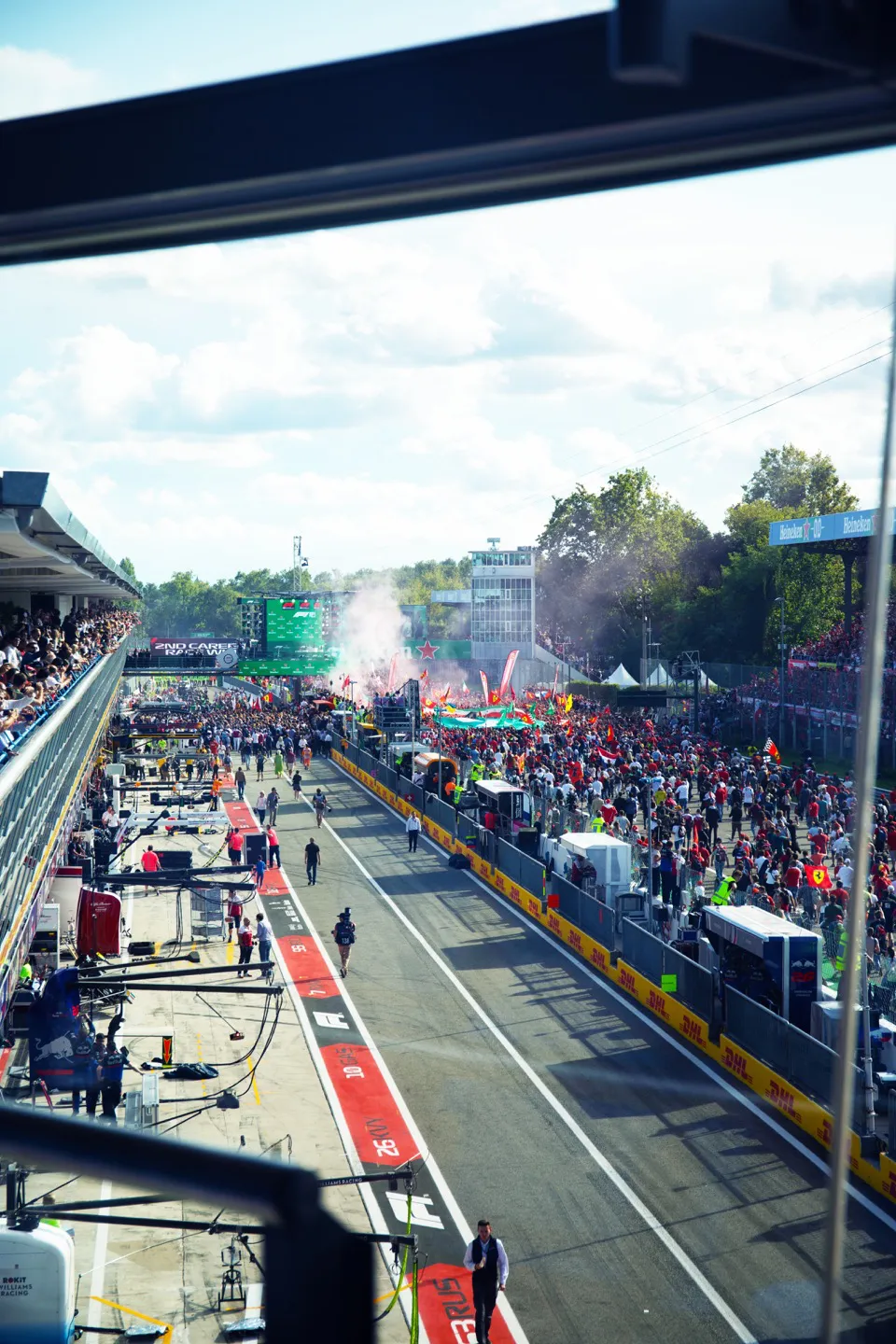 Watch the passion and excitement of Ferrari fans in Monza at the F1 Italian Grand Prix